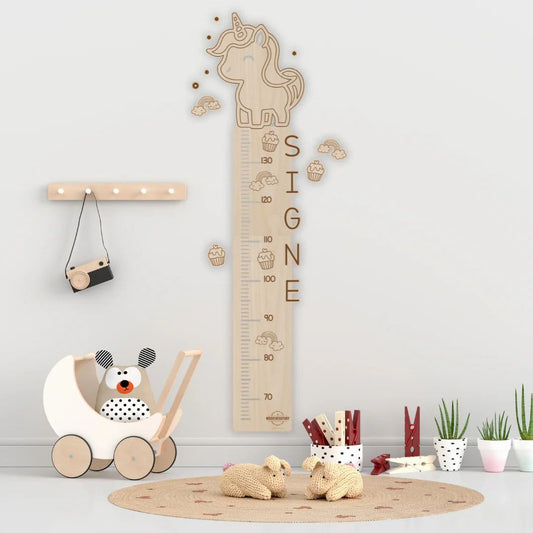 Højdemåler i træ med navn • Hel enhjørning • Fremstillet i Danmark - PureTime