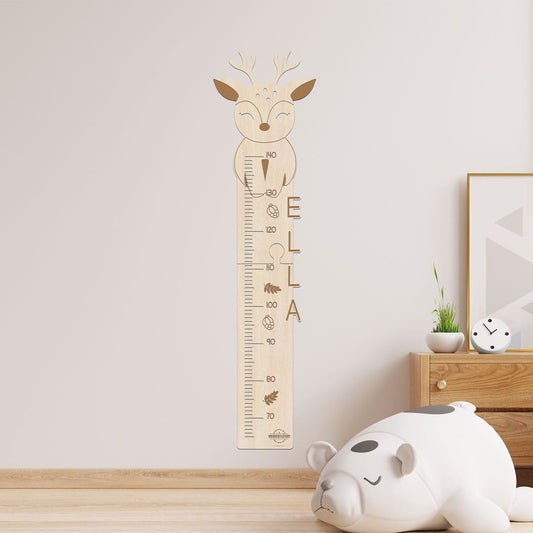 Højdemåler i træ med navn • Rådyr • Fremstillet i Danmark - PureTime