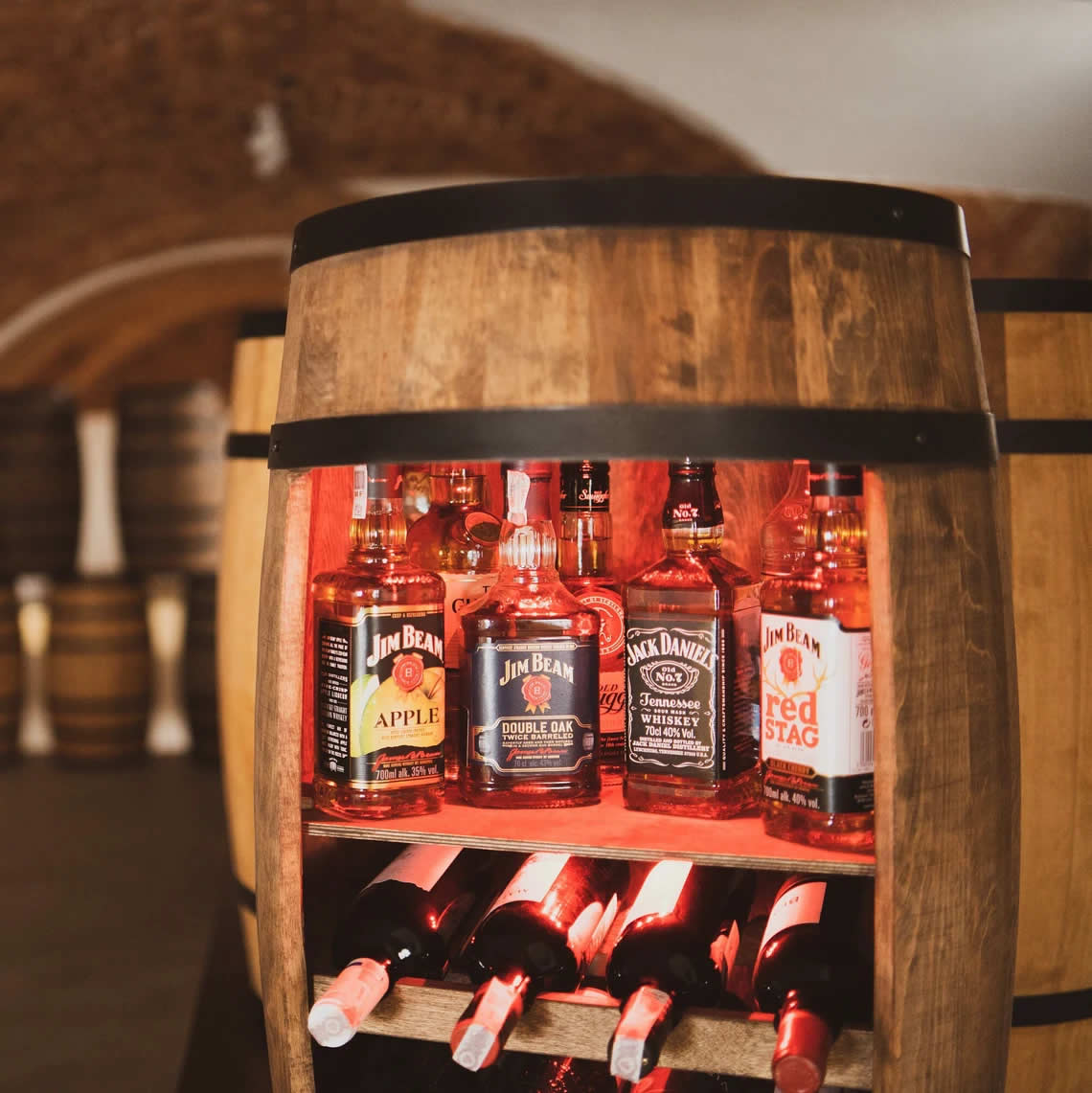 Wine barrel with wine shelf - Minibar - Wine bar - dark wood - with/without light
