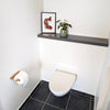 Hvidkilde - toiletrulleholder i træ - toiletpapirholder - PureTime