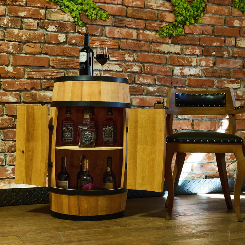 Vintønde med låger - Minibar - Lys