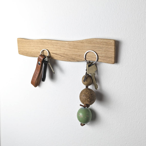 Dokkedal - key board in light or dark oak with magnets