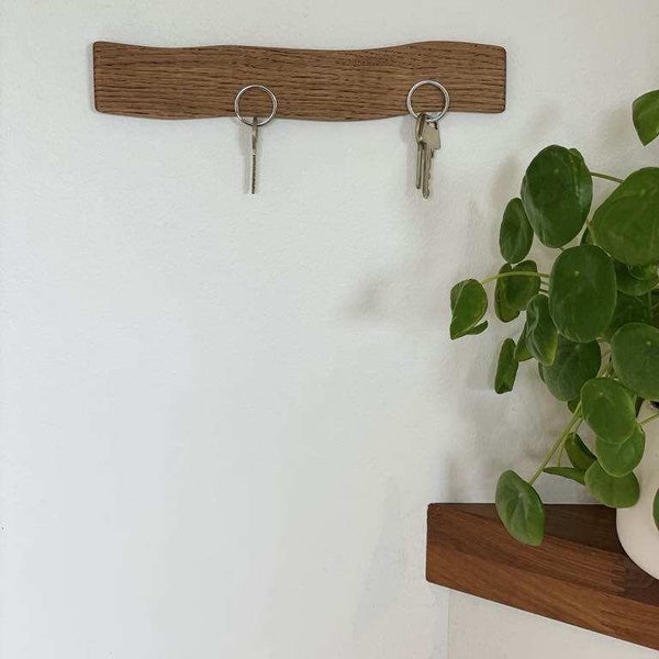 Dokkedal - key board in light or dark oak with magnets