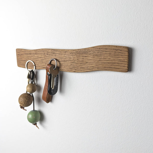 Dokkedal - key board in light or dark oak with magnets