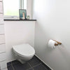 Hvidkilde - toiletrulleholder i træ - mørkt egetræ - toiletpapirholder