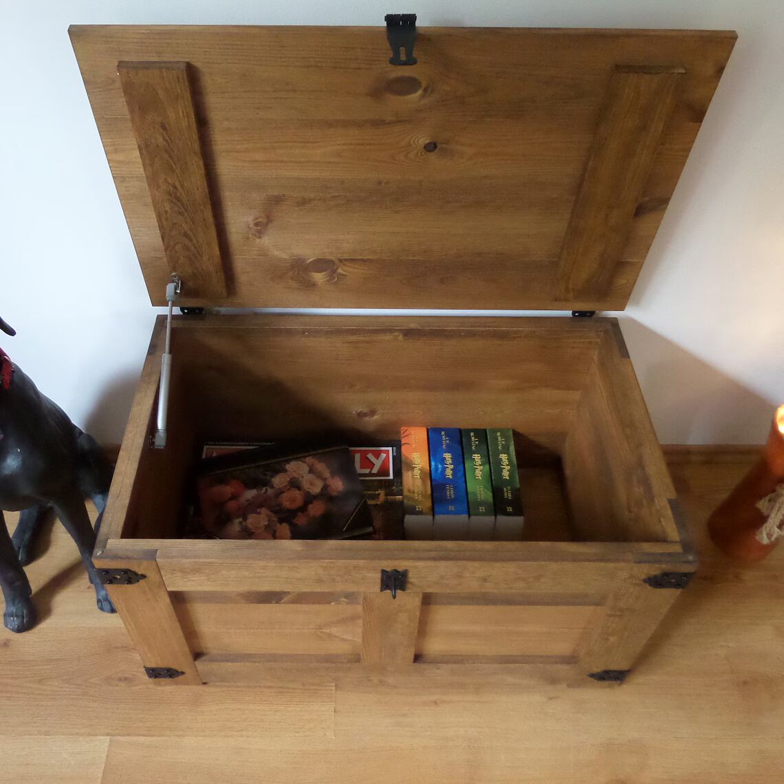 Rustic wooden chest with visible fittings and gas spring - Dark - Solid wood