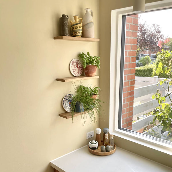 Strangways - wooden floating shelf with round edge • Light • 3 sizes