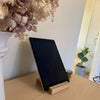 Ollerup - ipadholder / mobilholder i træ - Lyst egetræ - PureTime