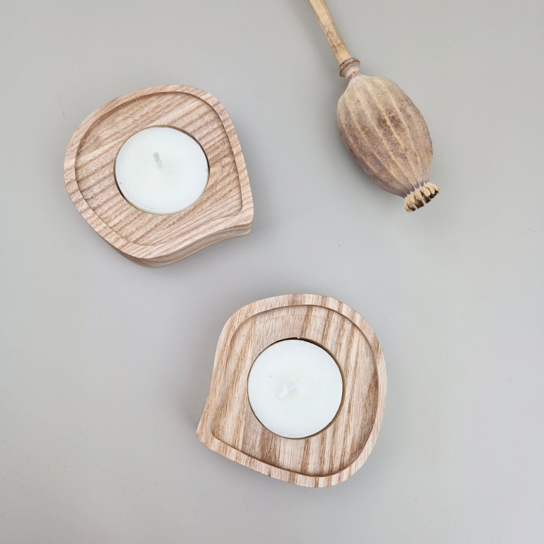 Pea - fyrfadslysestage i massivt træ