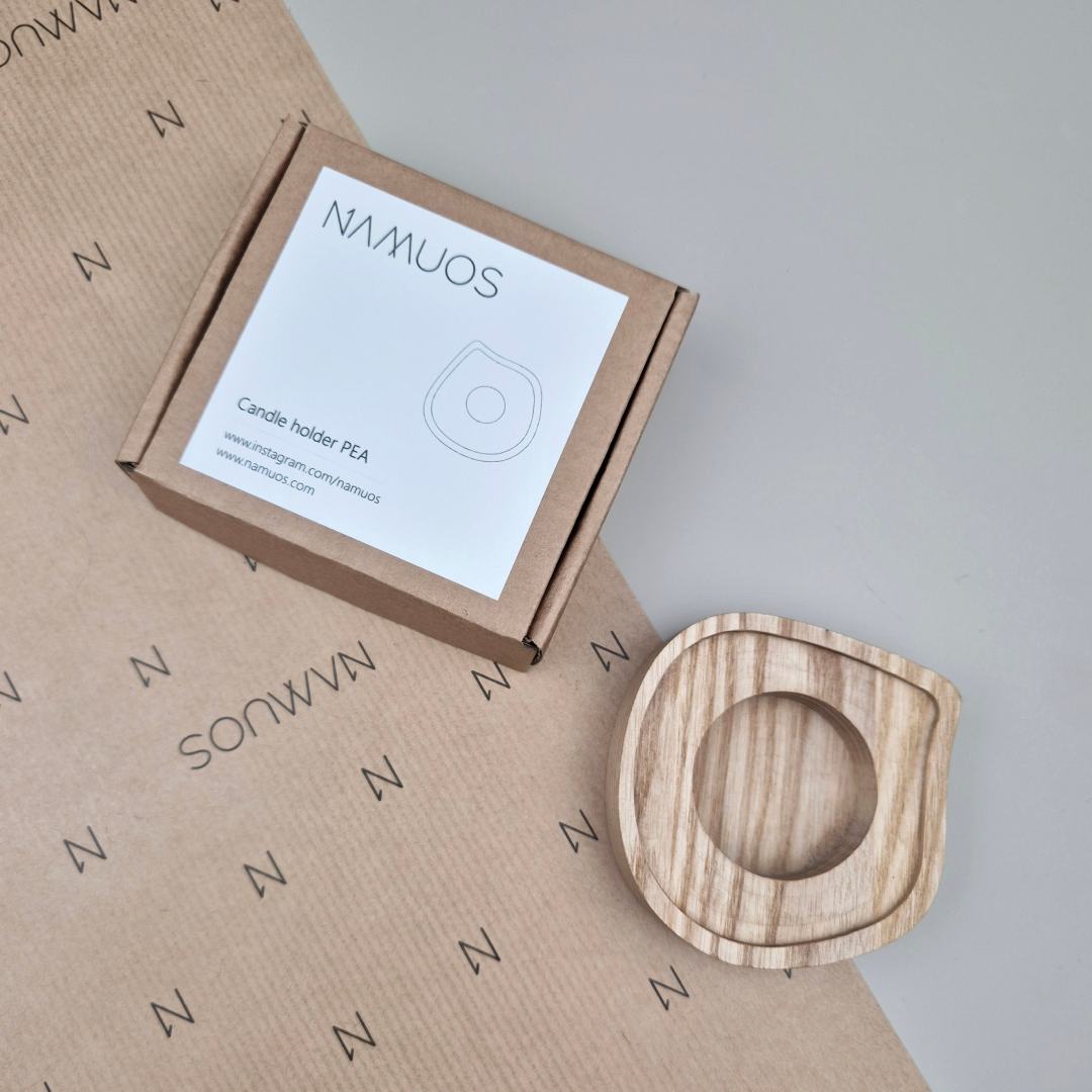 Pea - fyrfadslysestage i massivt træ