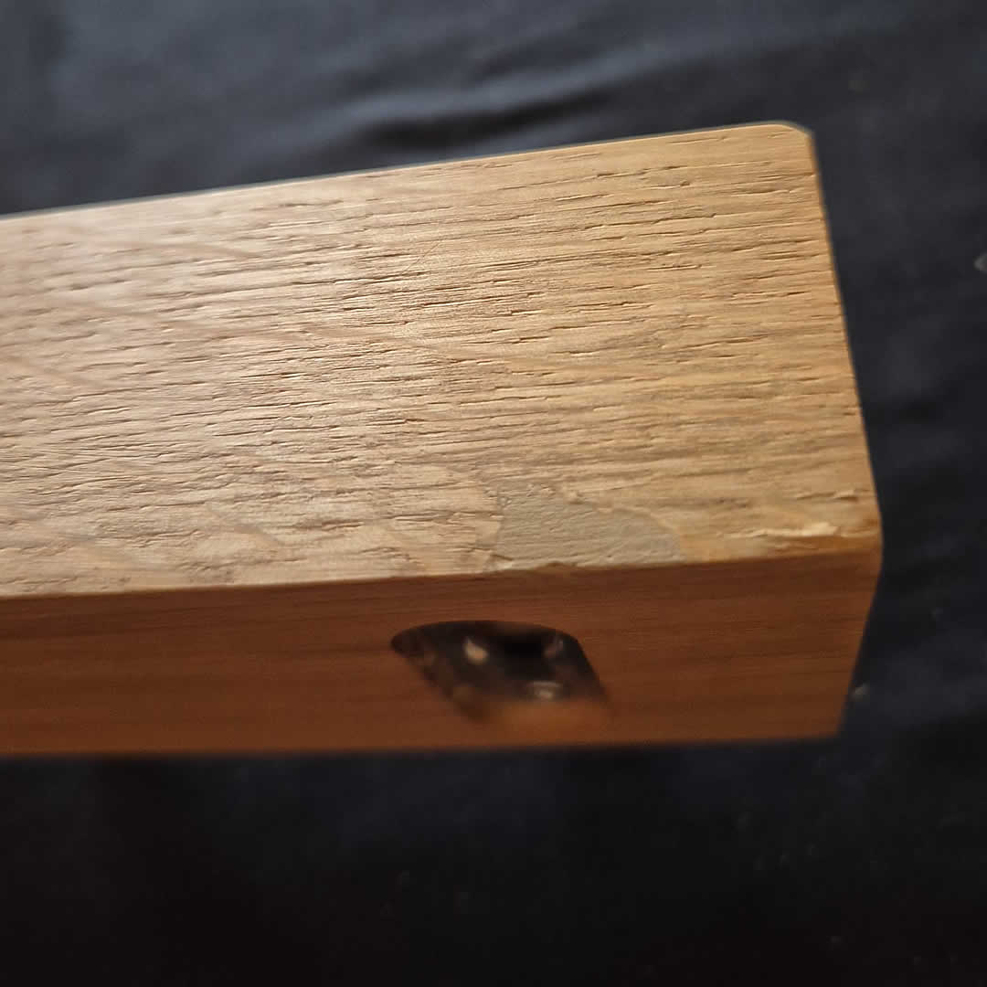 Demo - Hjort - knagerække i træ • Naturligt egetræ & messing